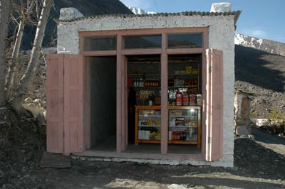 The little shop of the Muktinath nuns, just after the main gate.