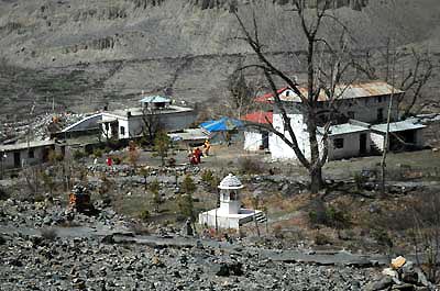 An overview of the area near the main gate of Muktinath.
