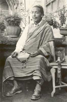 Picture of the late abbot of Chumig Gyata, Muktinath Lama Jampal Rabgyé Rinpoche